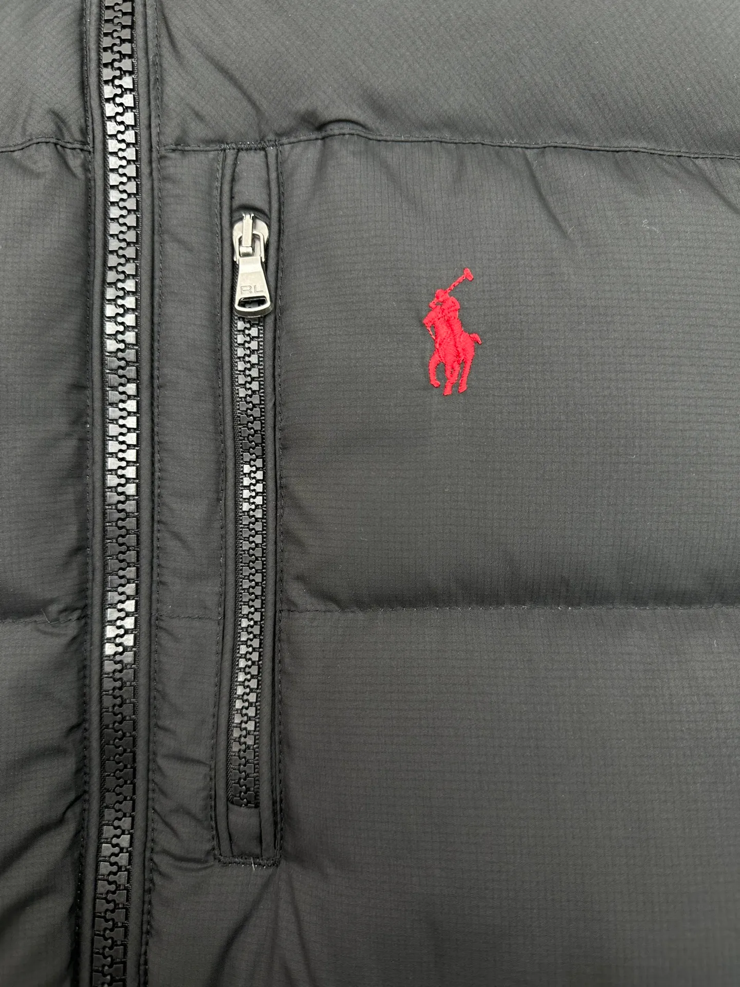 P1000 POLO 25ss new solid color embroidered hooded down jacket men's black high version code number: S.M.L.XL.XXL.
